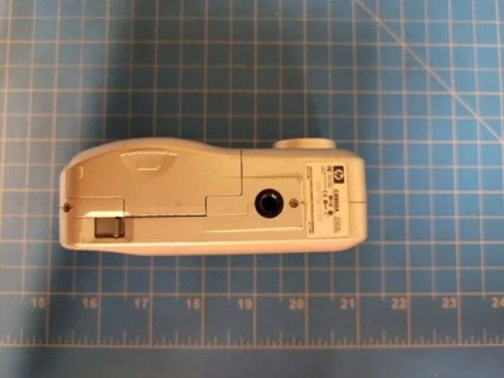 HP Photosmart 318 Digital Camera C8900A Vintage Point Shoot Untested